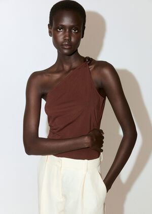 Asymmetric appliqu&eacute; top