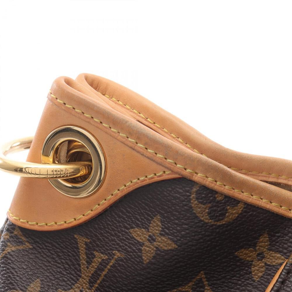 Louis Vuitton Shoulder Bags