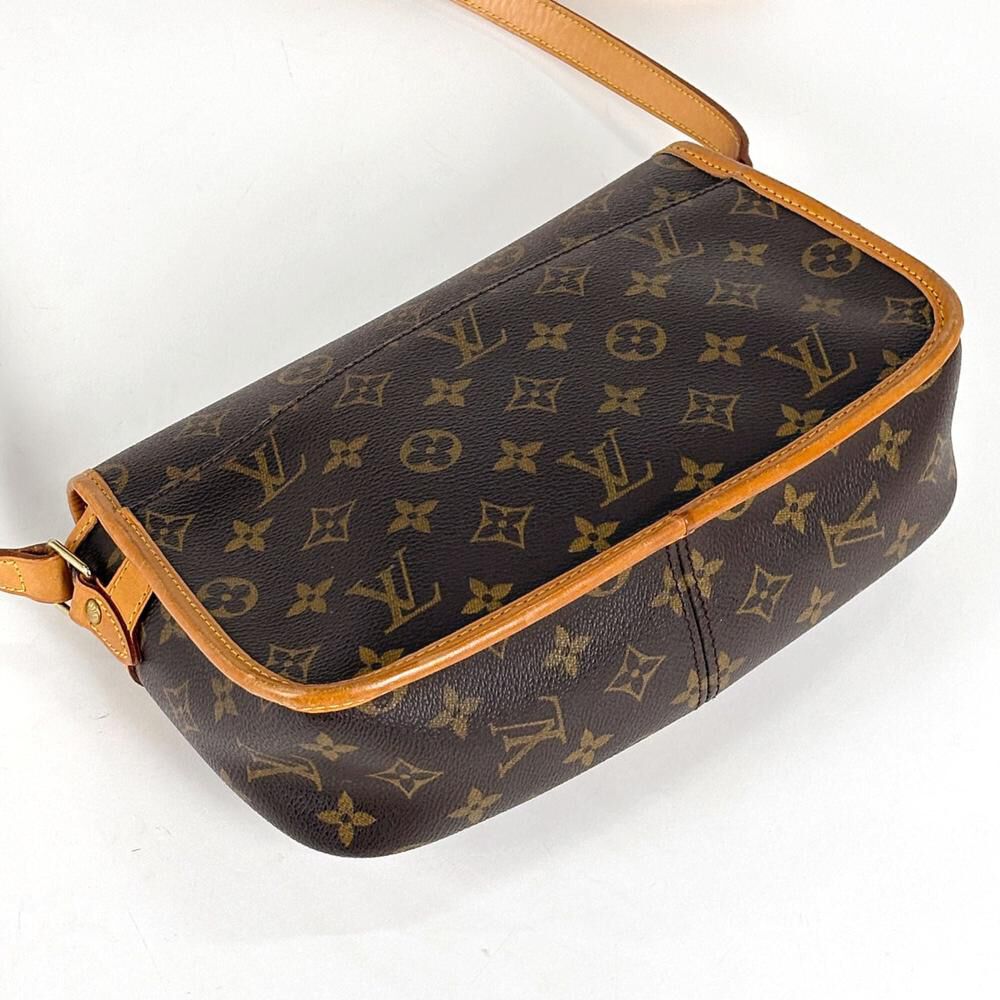 Louis Vuitton Sologne