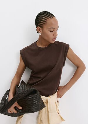 Short-sleeved cotton t-shirt