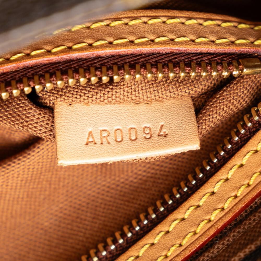 Louis Vuitton Shoulder Bags