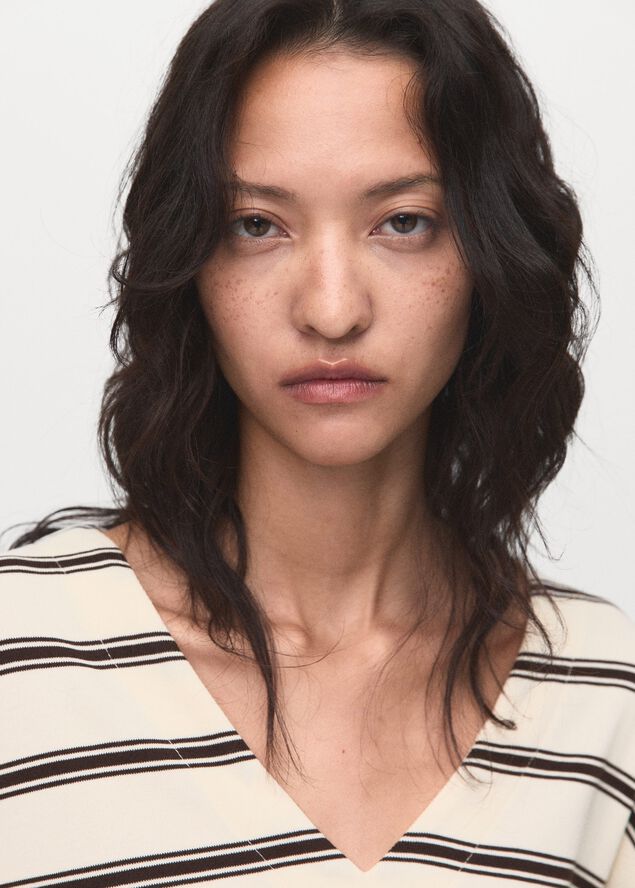 SWEATSHIRT. -- TIMOTHEE