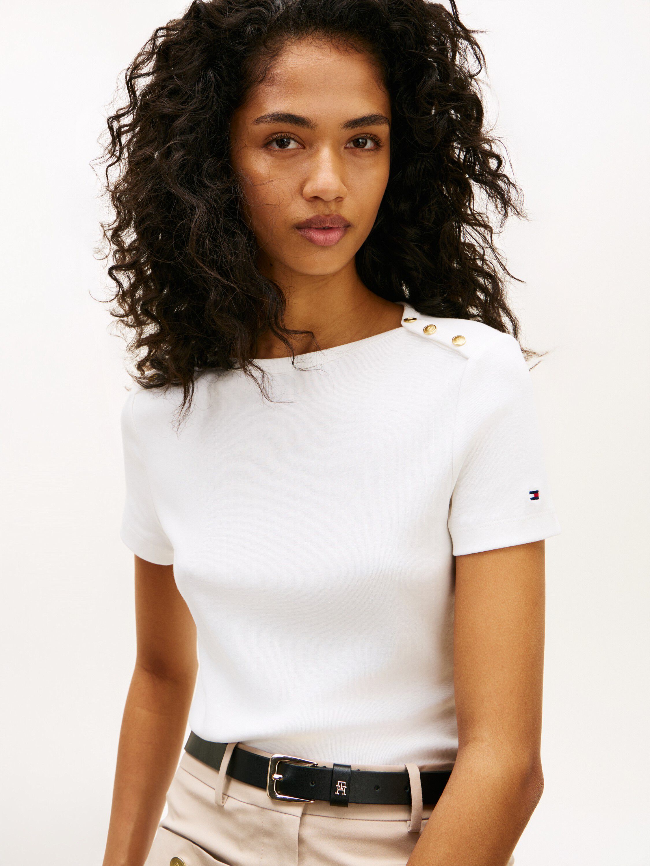 GOLD BUTTON SLIM SS TEE