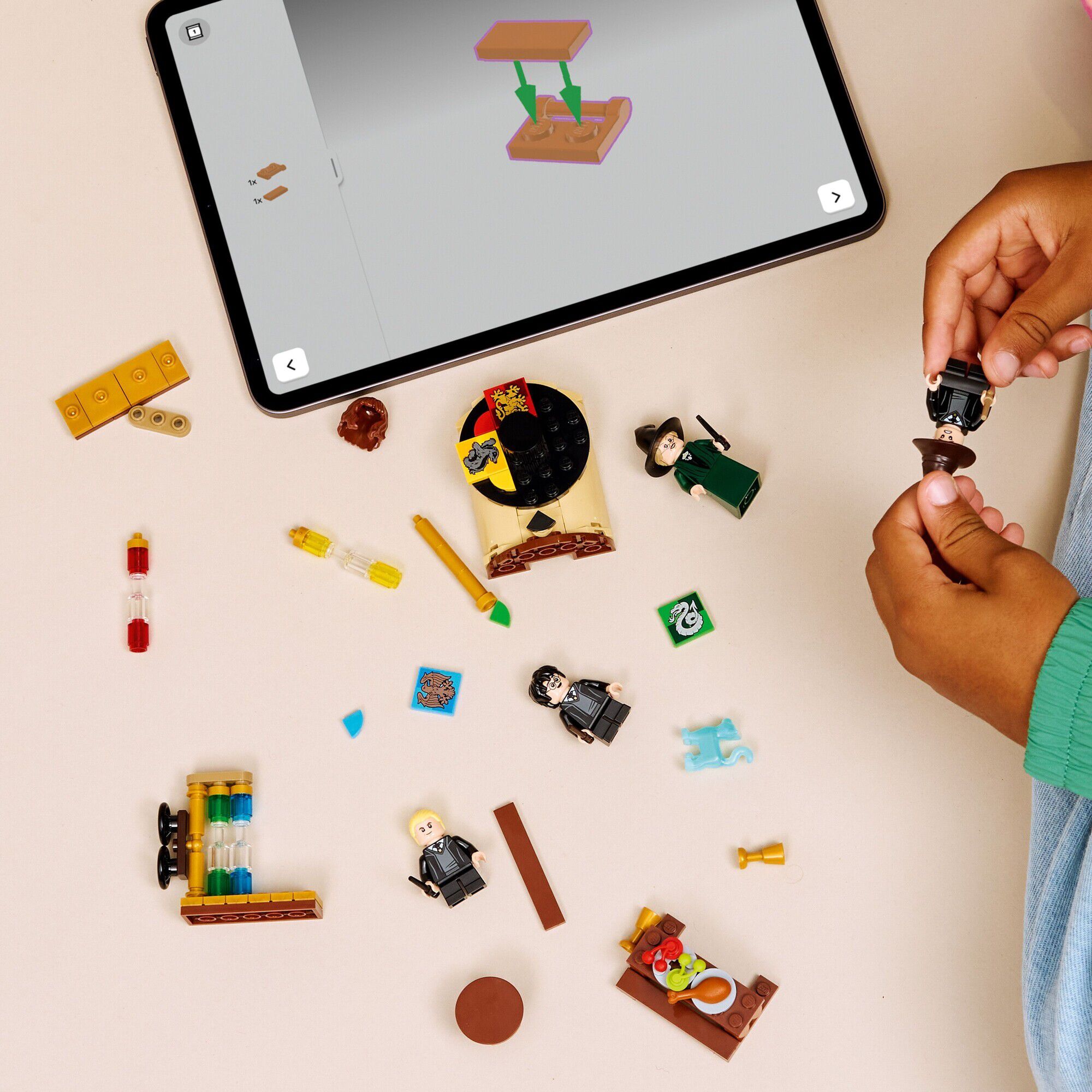 Hogwarts-slottet - Fordelingshat-ceremoni 76460