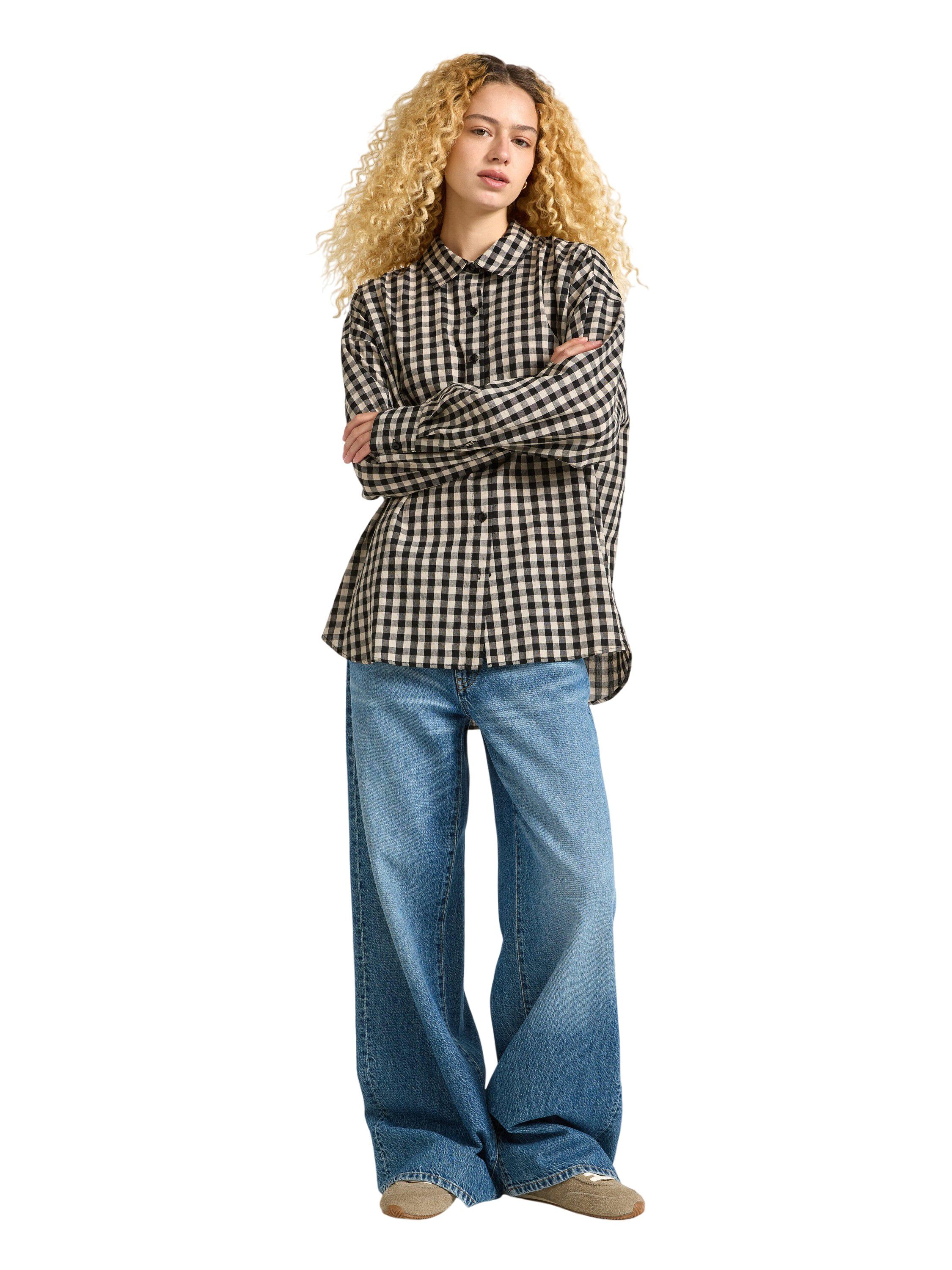 V&aelig;vet skjorte med en afslappet pas