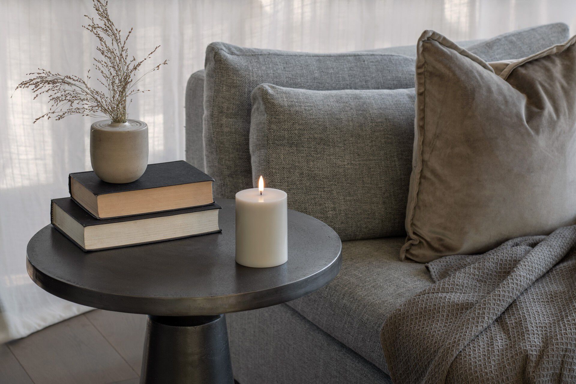 LED pillar candle, Oyster Grey, Smooth, 7,8x10 cm