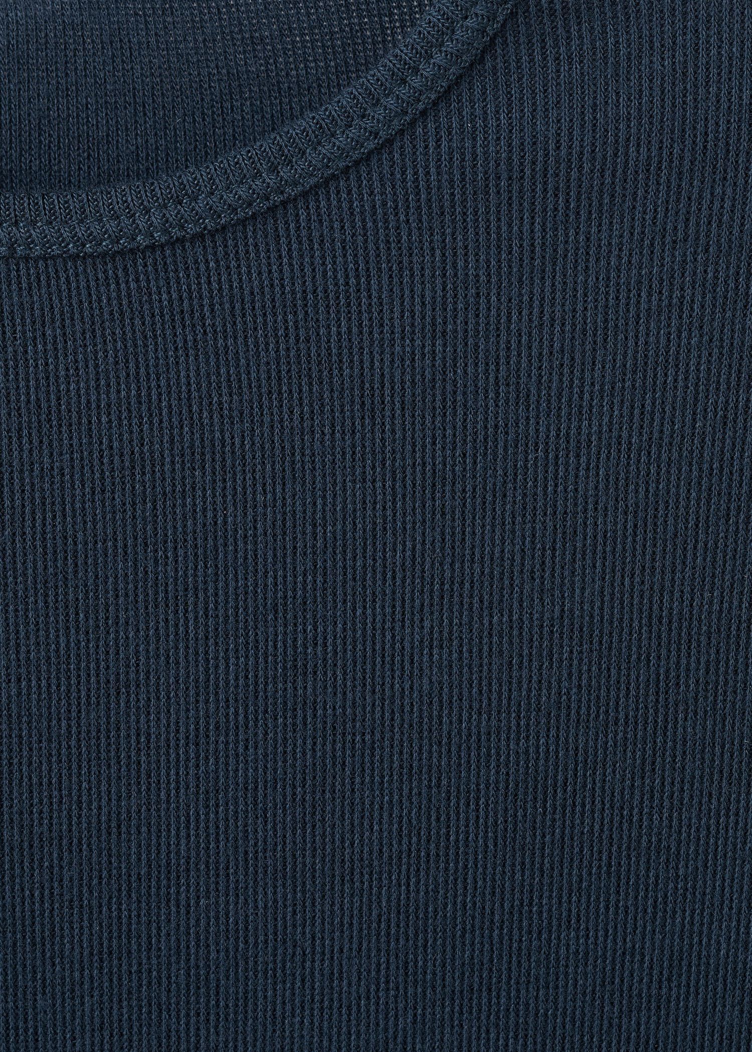 Ribbed long-sleeved t-shirt