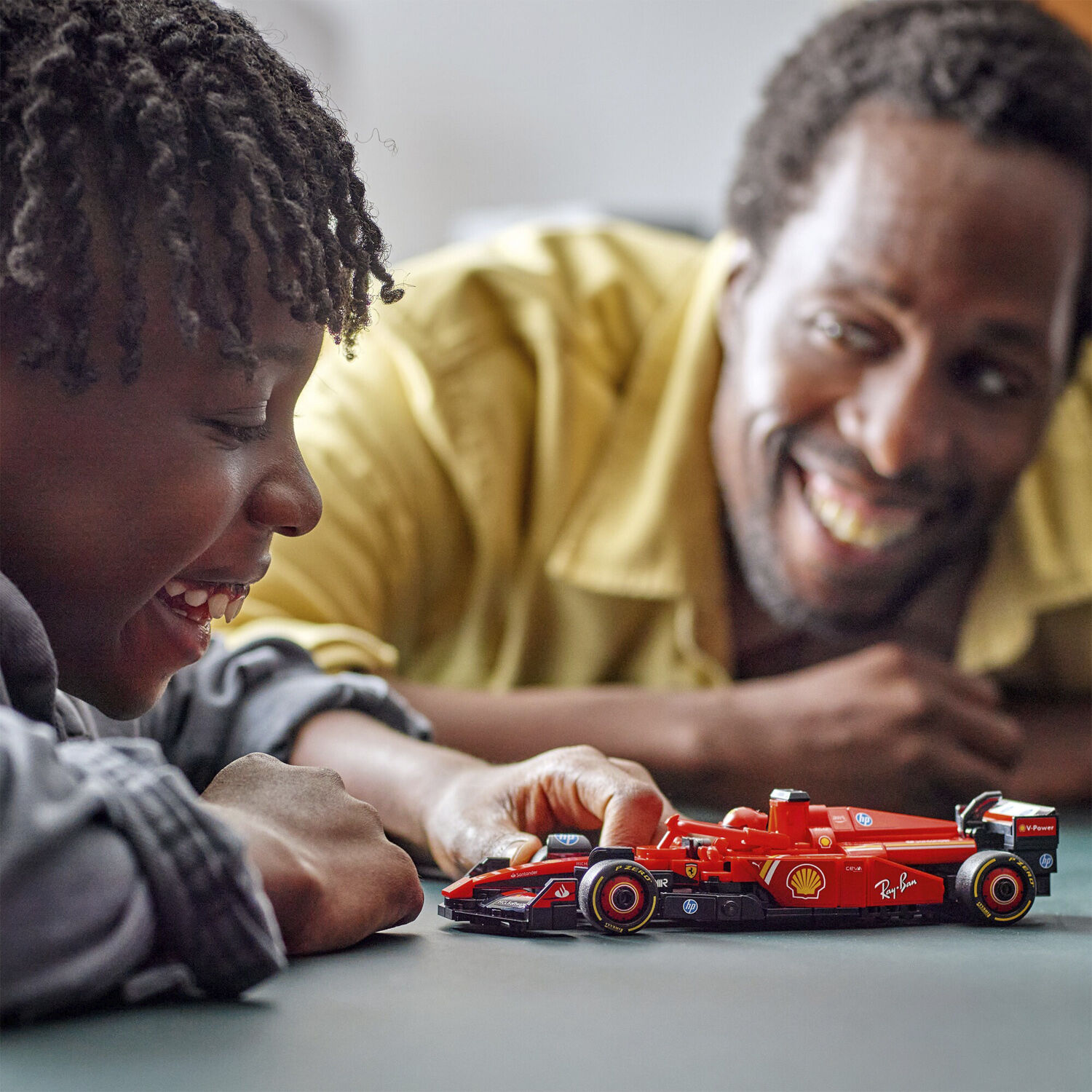 Ferrari SF-24 F1-racerbil 77242