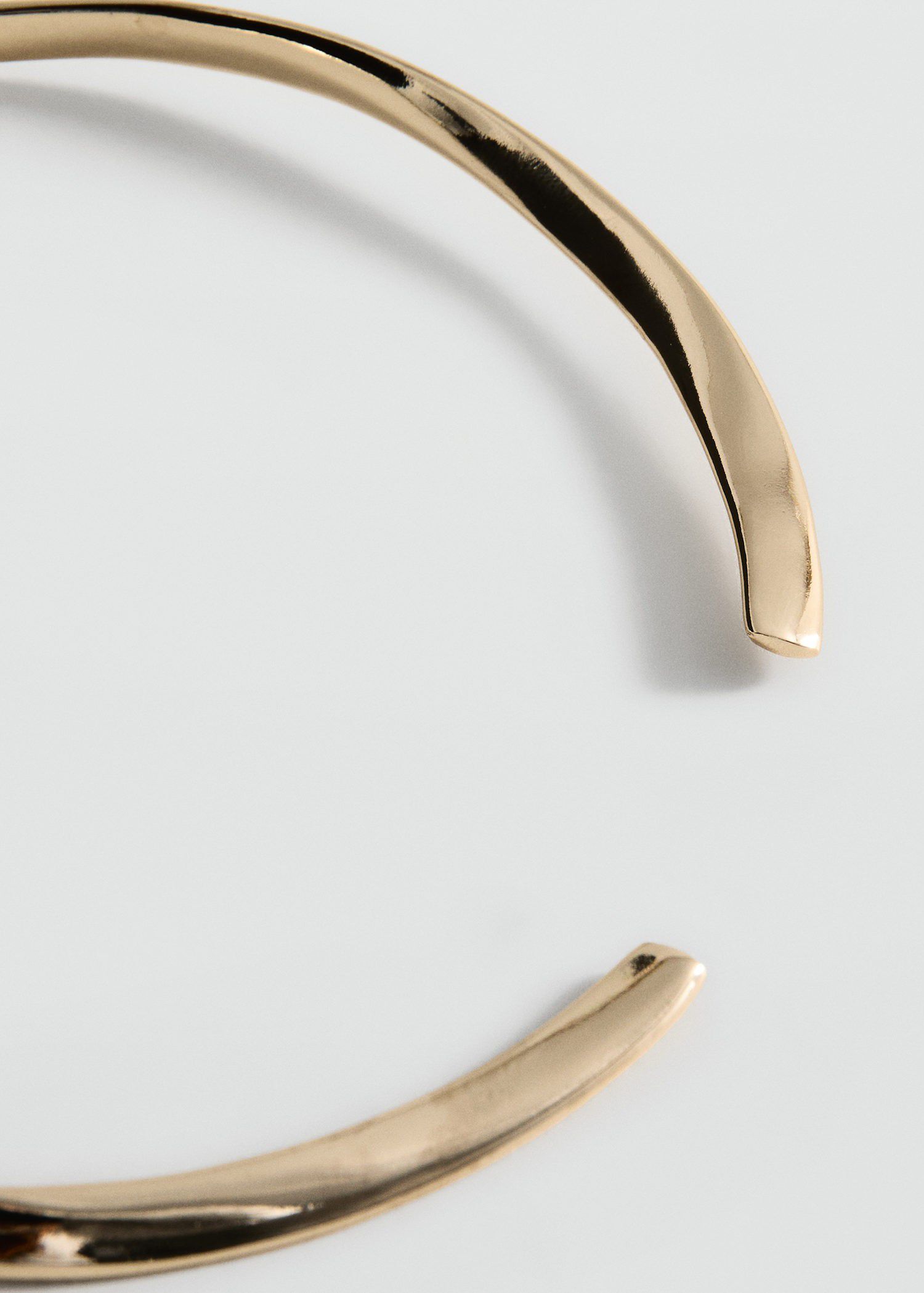 Rigid choker