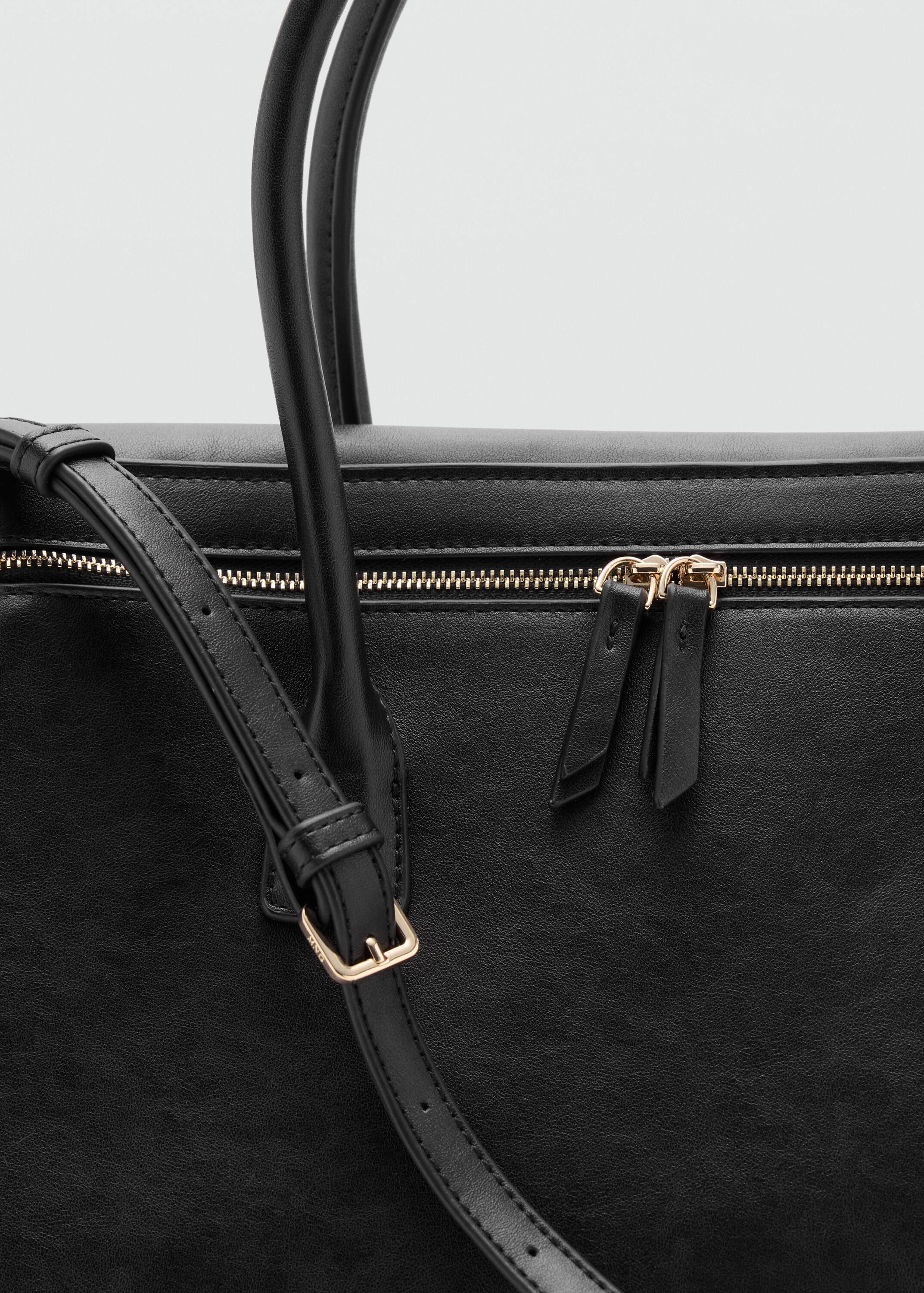 Bowling bag with zips