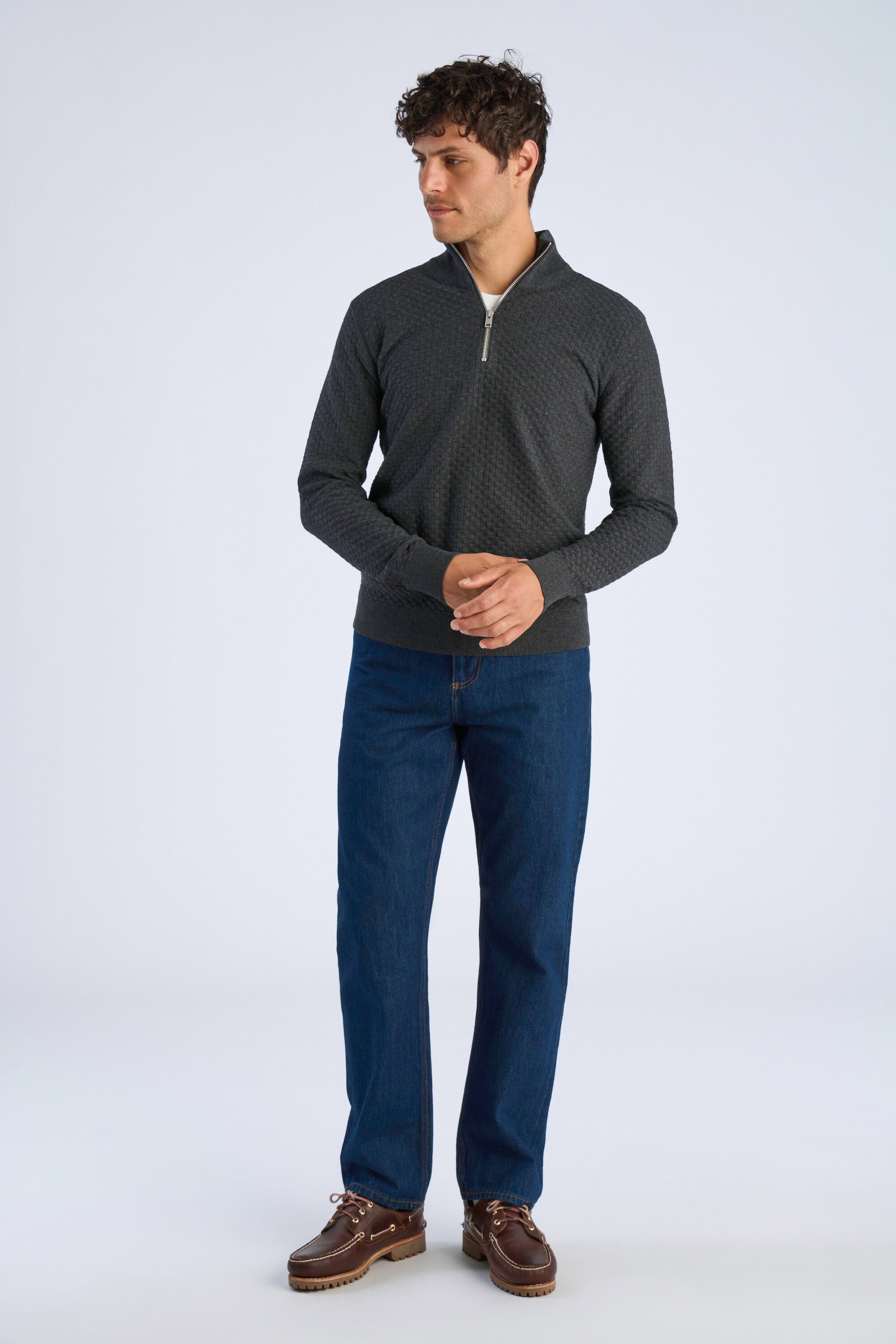 Structure half zip