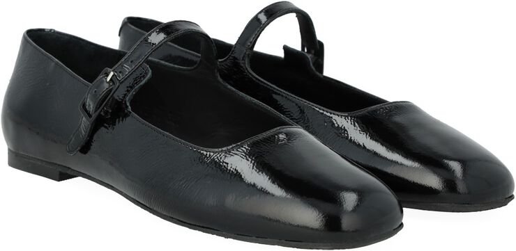 Ballerina med moderat firkantet snude