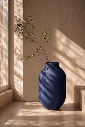 Studio Omaggio #1 Vase H50 cm bl&aring;
