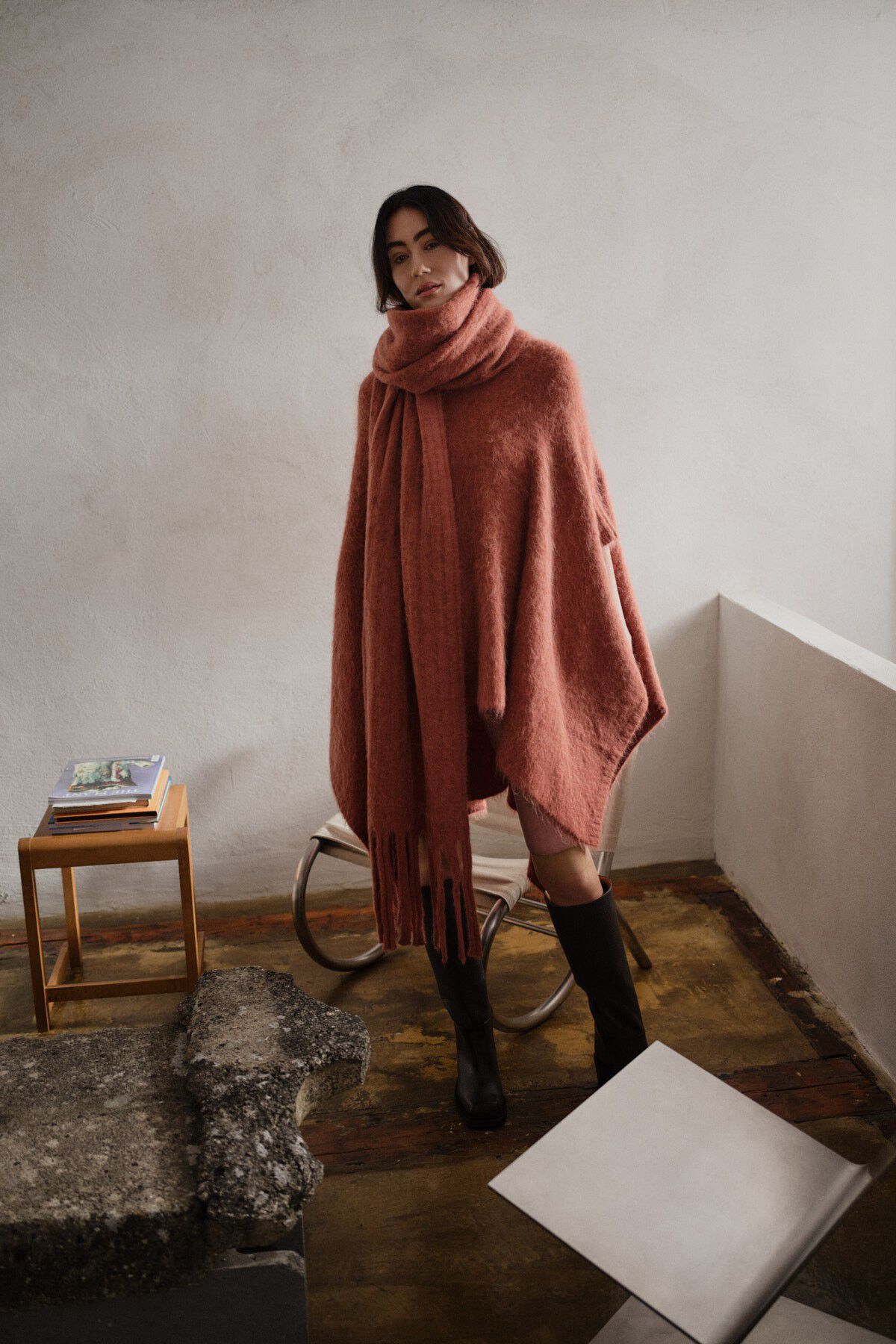 Fluffy knit poncho - Dede