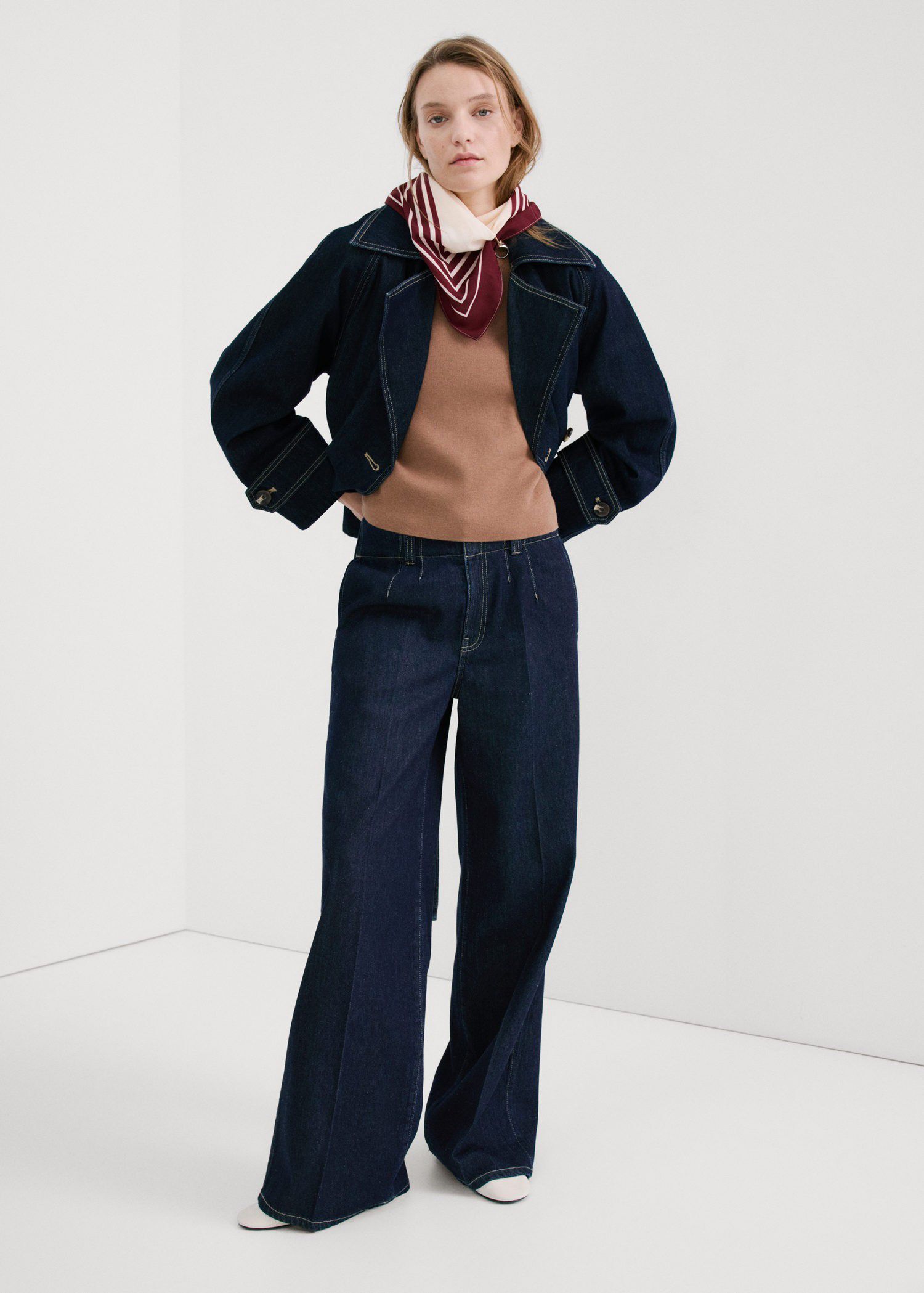 Wide leg mid-rise jeans