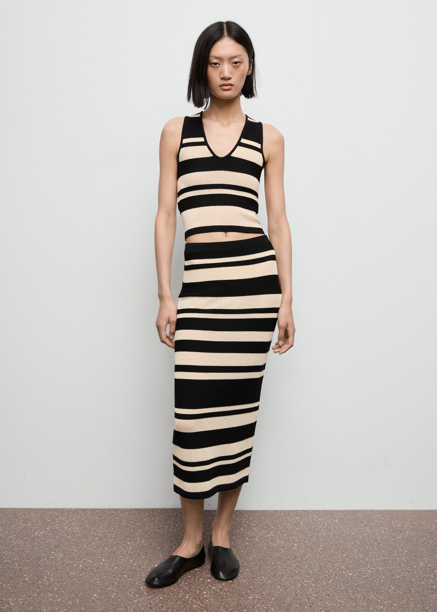 Knitted midi skirt with stripes