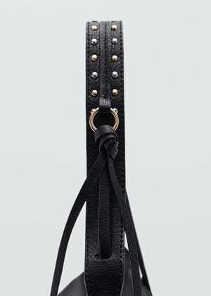 Oval shoulder bag