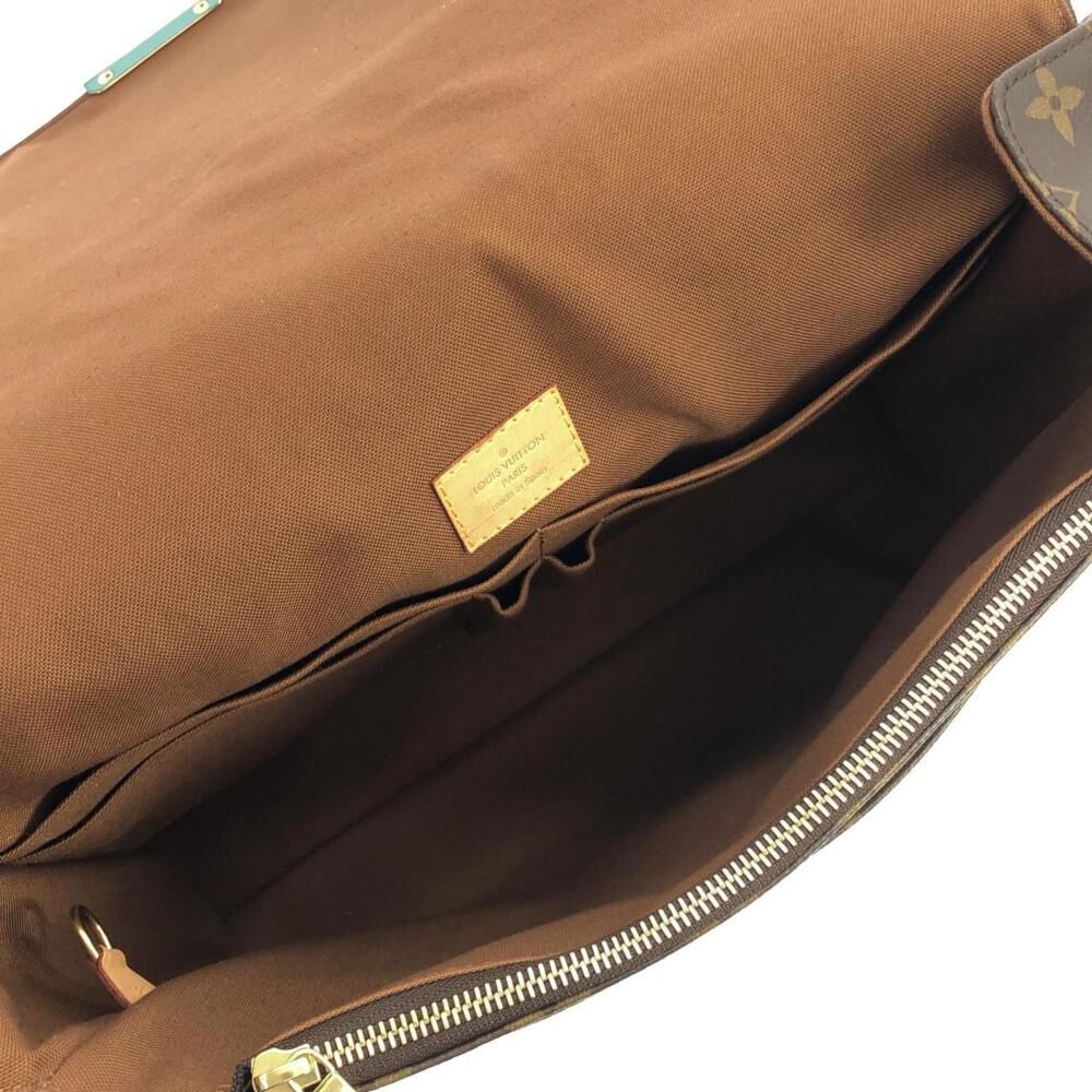 Louis Vuitton Shoulder Bags