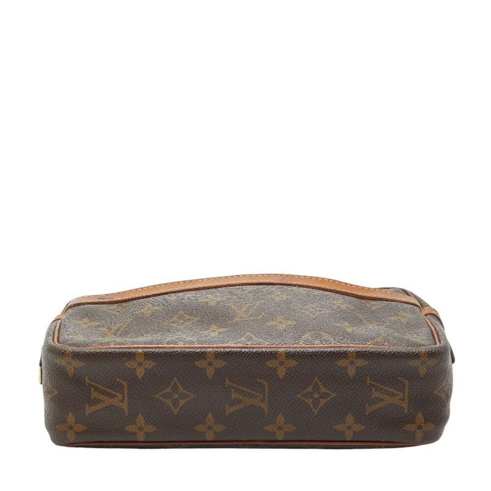 Louis Vuitton Clutch