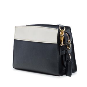 Prada Esplanade