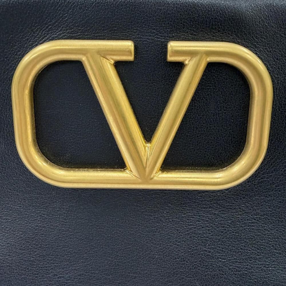Valentino Pouch