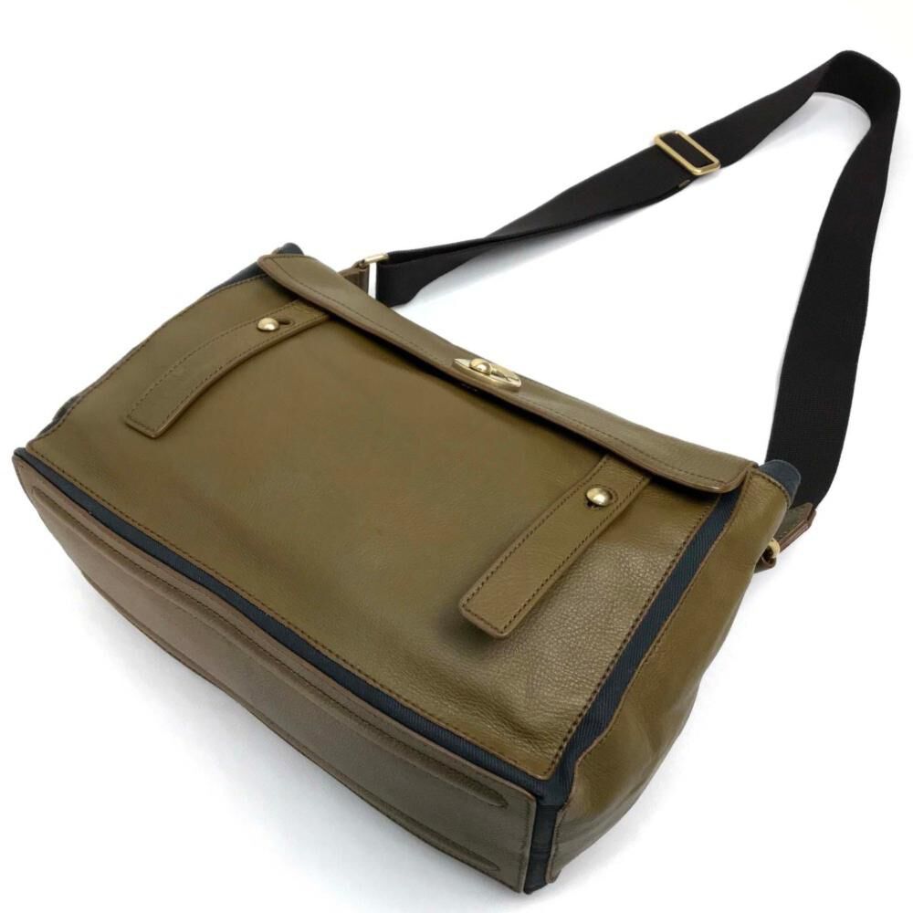 Yves Saint Laurent Shoulder Bag