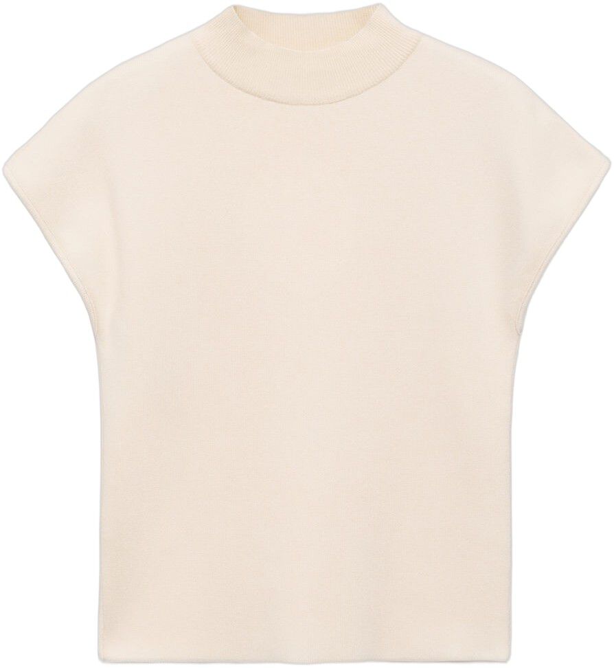 Sleeveless fine knit sweater