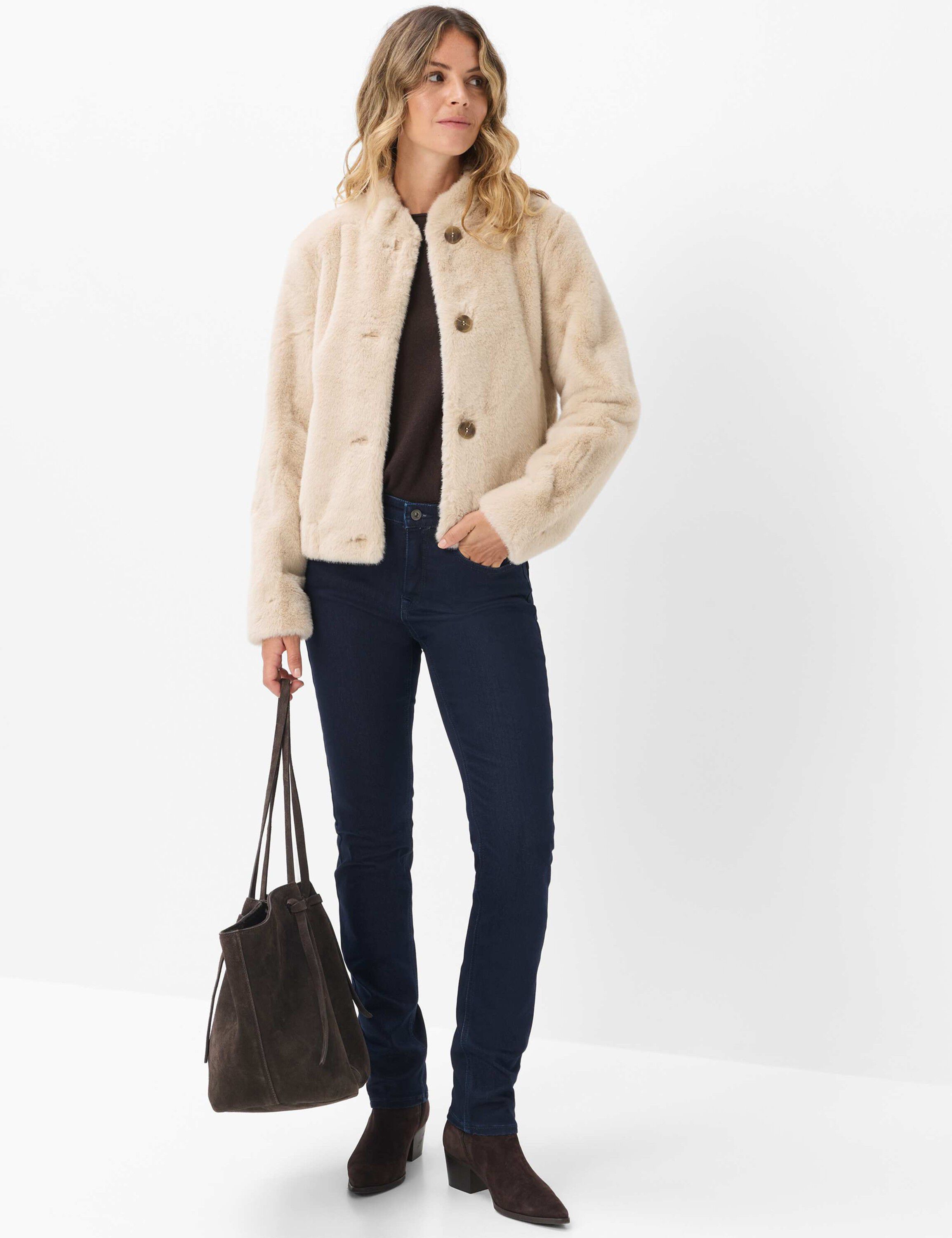STYLE. CAROLA