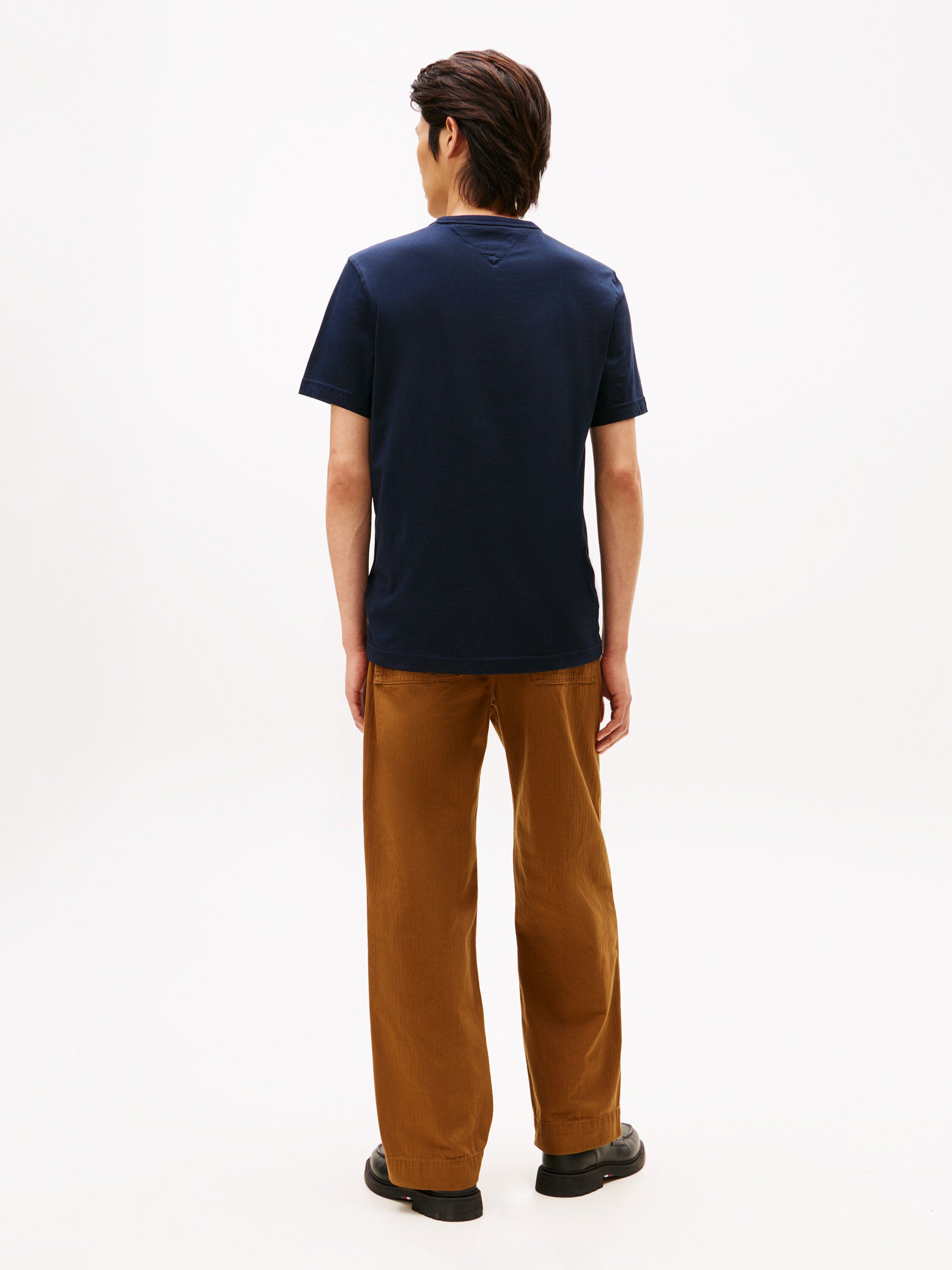 SMALL CREST OUTLINE TEE