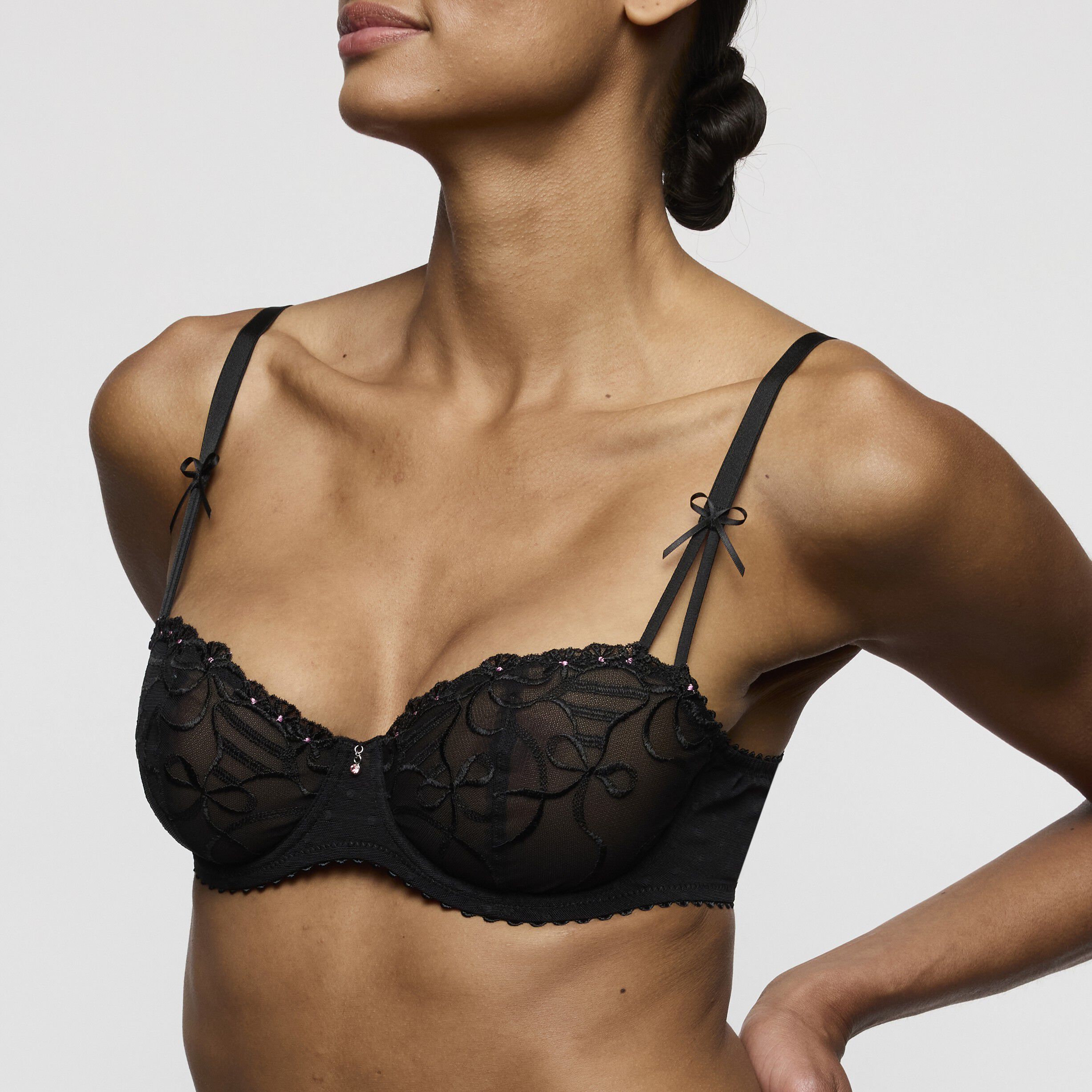 Noova balcony bra vertical seam