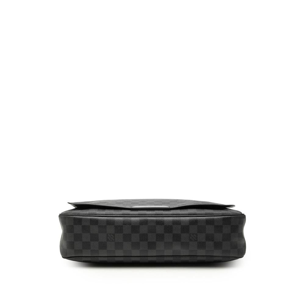 Louis Vuitton Messenger