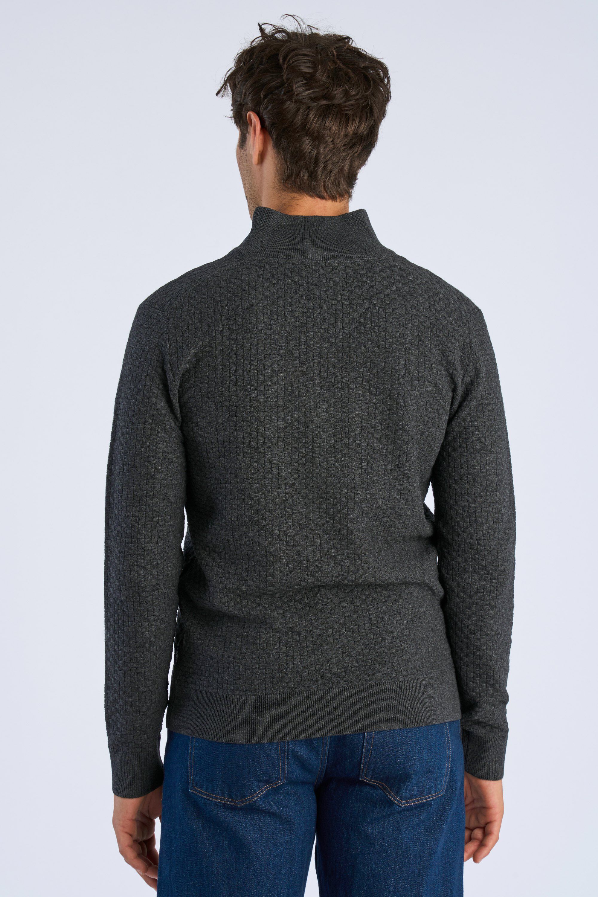 Structure half zip