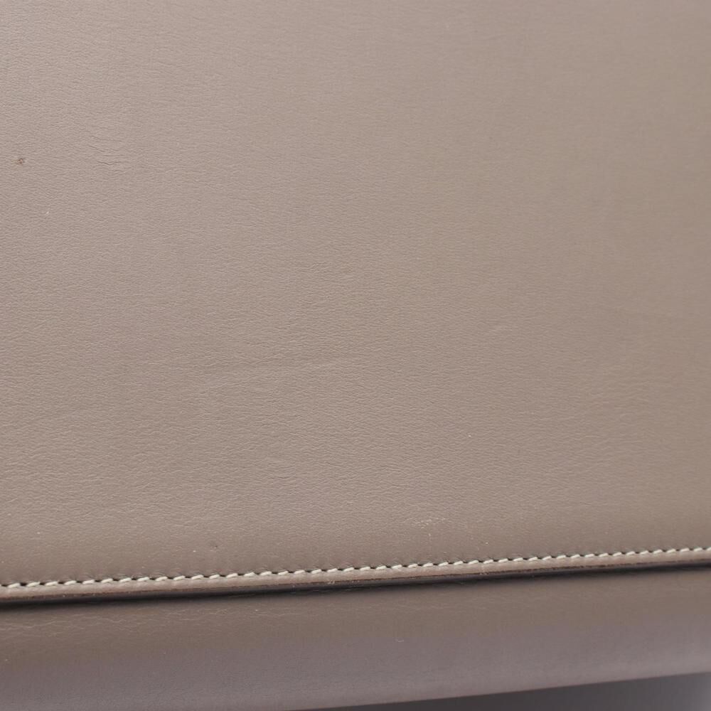 C&eacute;line Trapeze