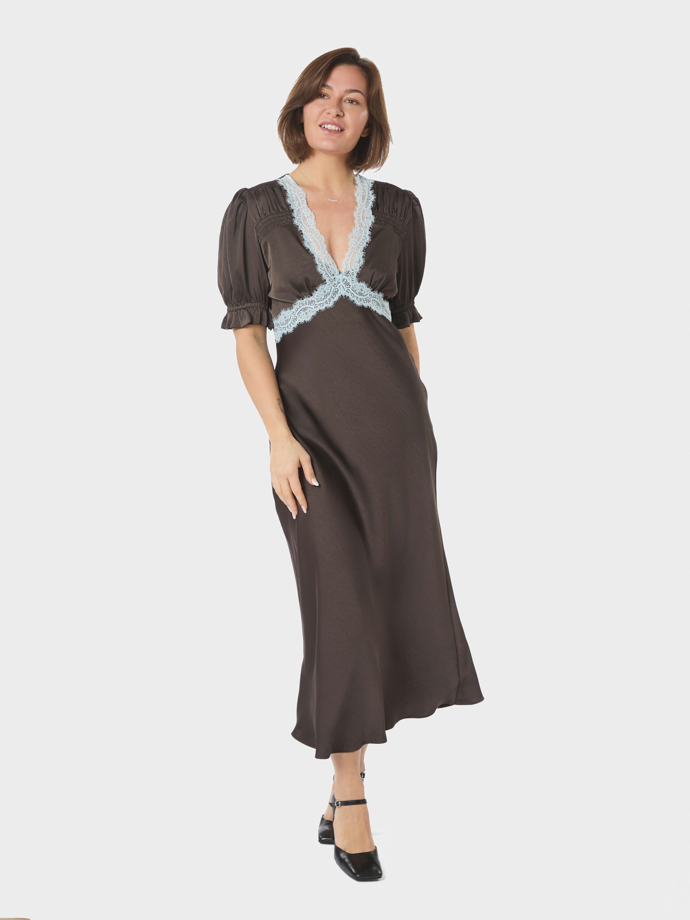 Vipe Lace Maxi Dress