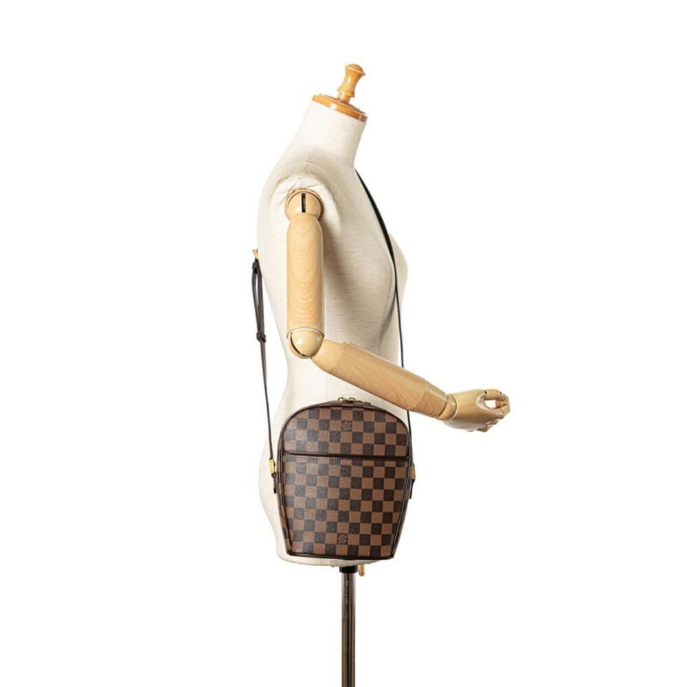 Louis Vuitton Shoulder Bags