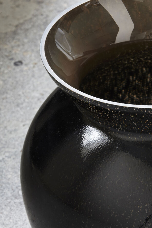Vas, Chenna, Svart