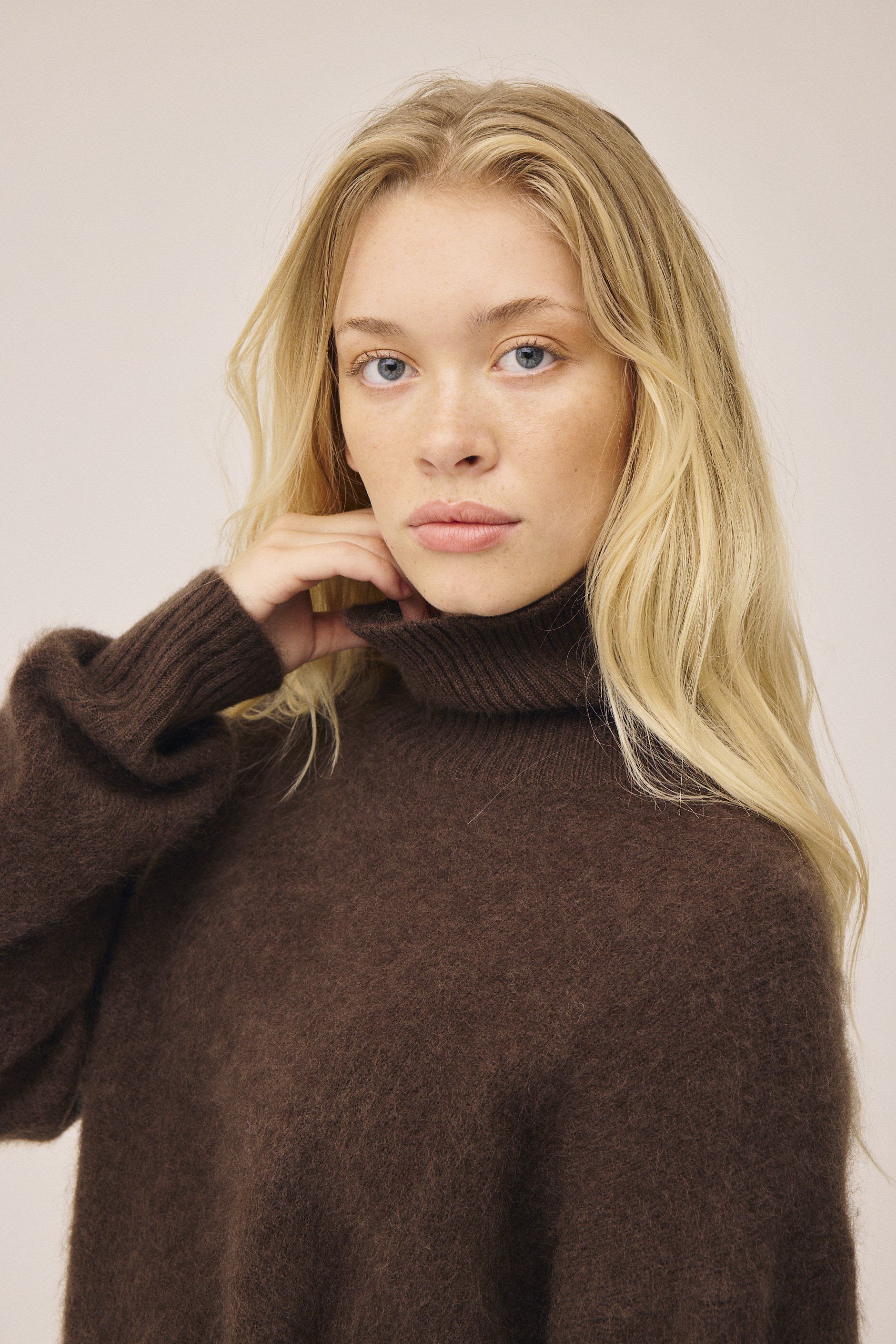 Kathy 4 High Neck Sweater - 100% Wool RWS