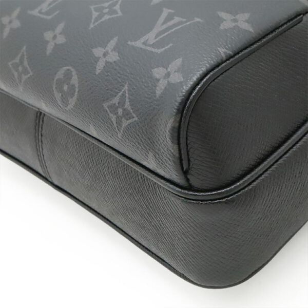 Louis Vuitton Messenger