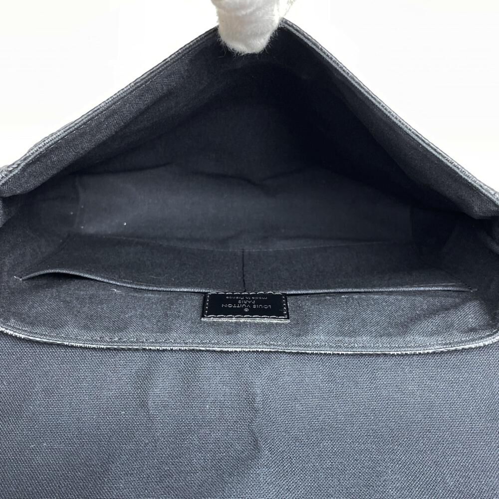 Louis Vuitton District