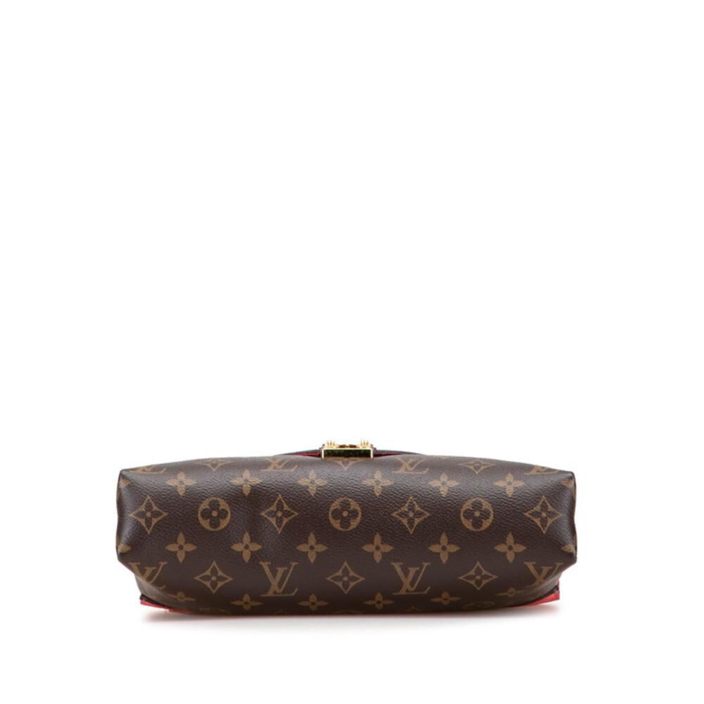 Louis Vuitton Shoulder Bags