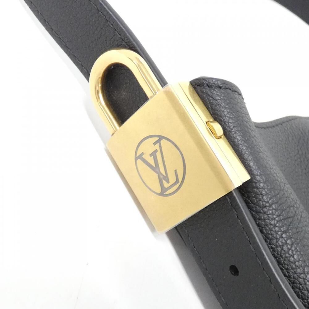 Louis Vuitton Shoulder Bags