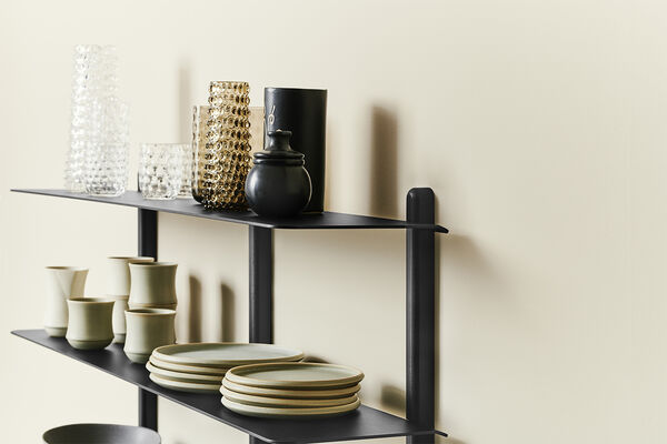 Nivo hylde stor D sort ask/ sort