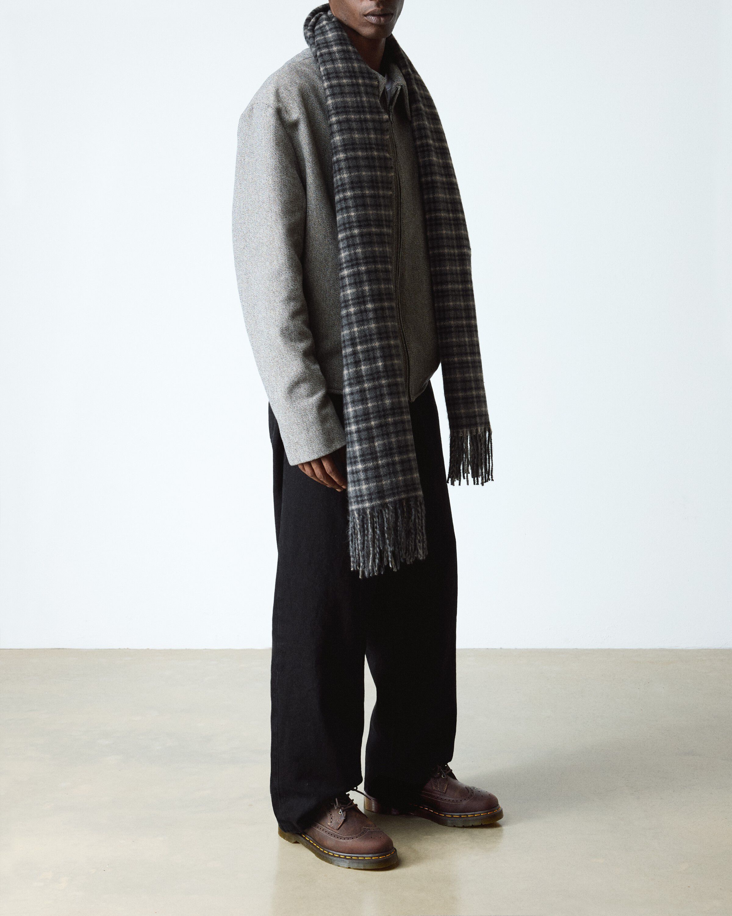 3989 Ys Dark Brown Crazy Horse