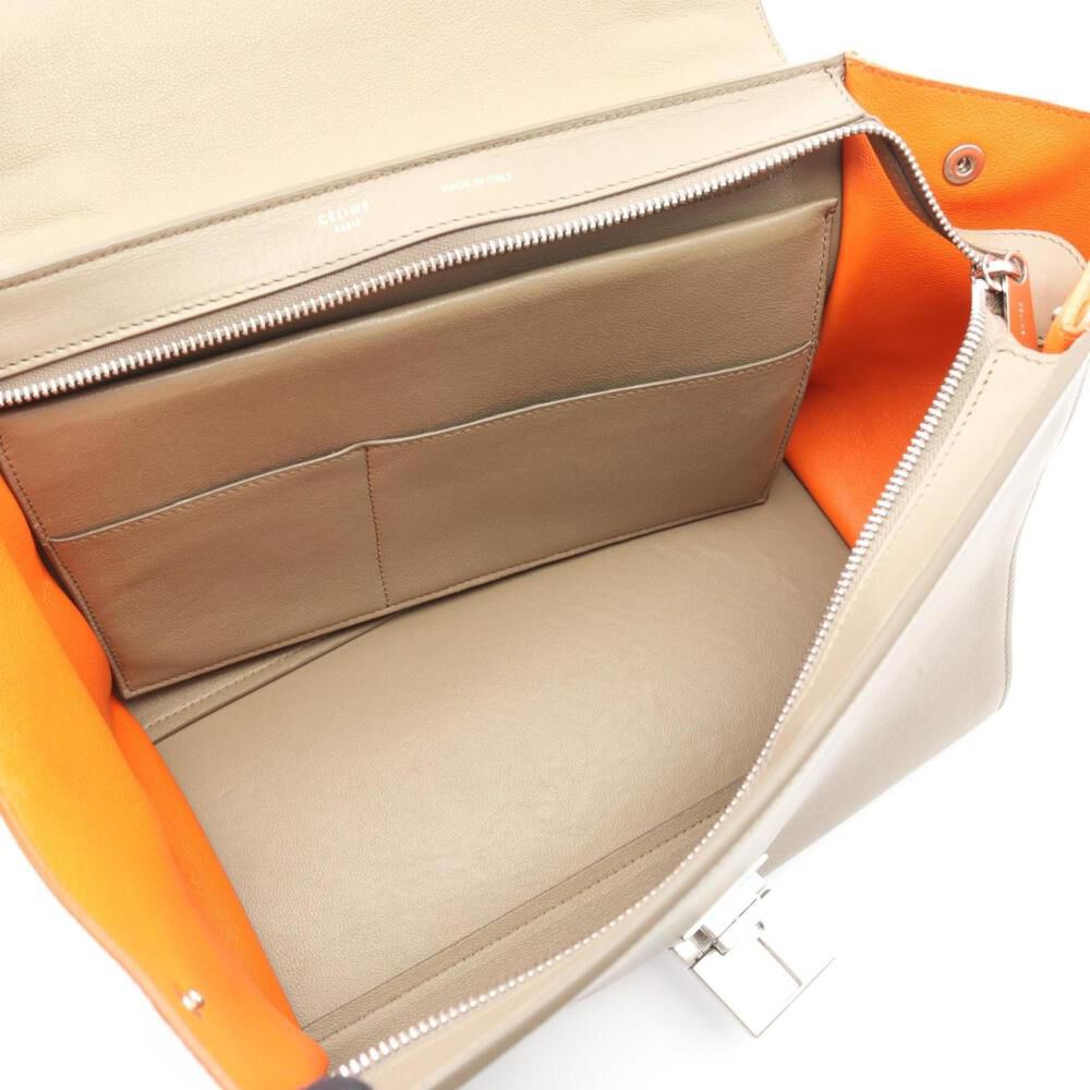 C&eacute;line Trapeze