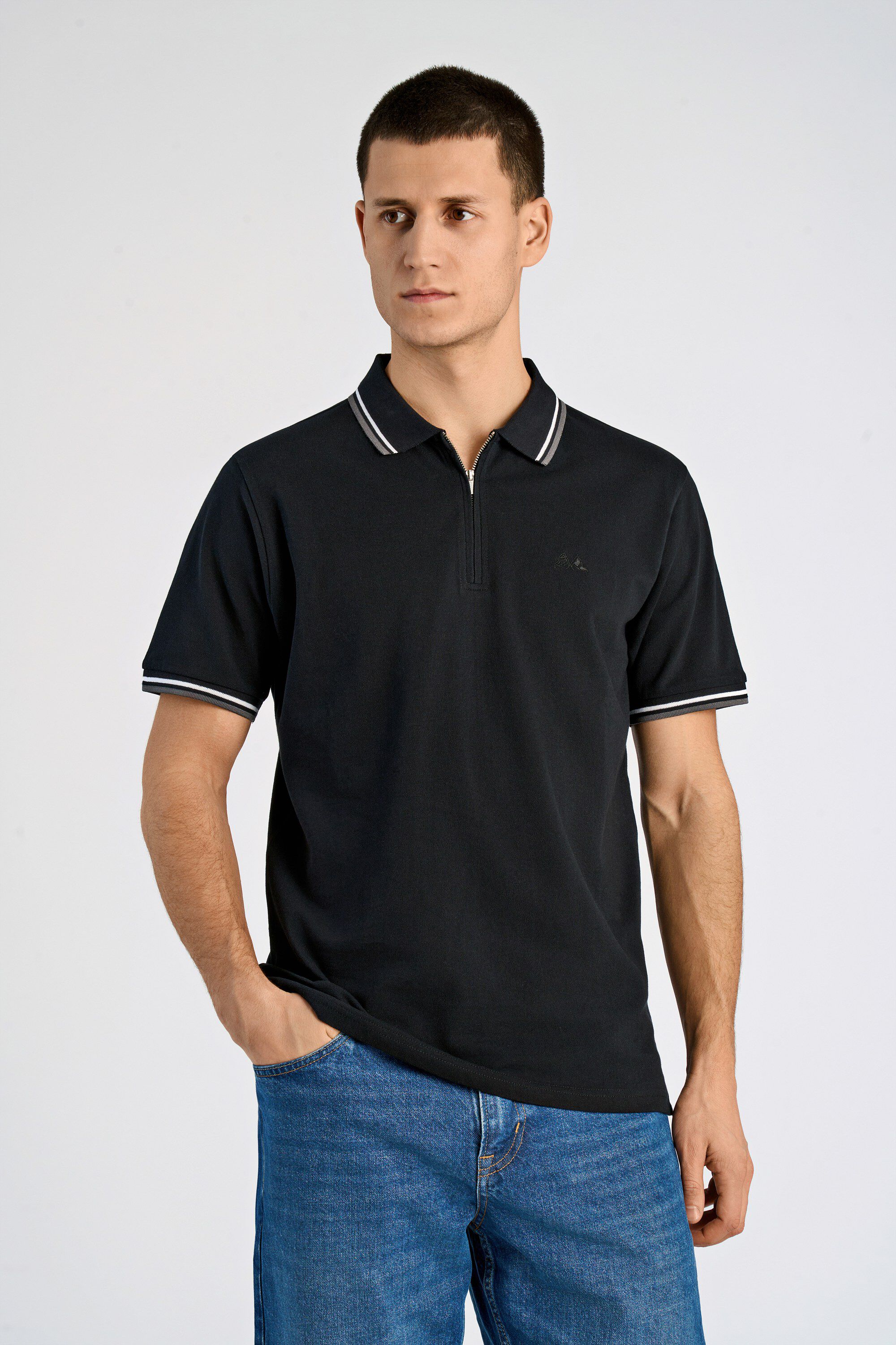 Polo shirt w. zip neck