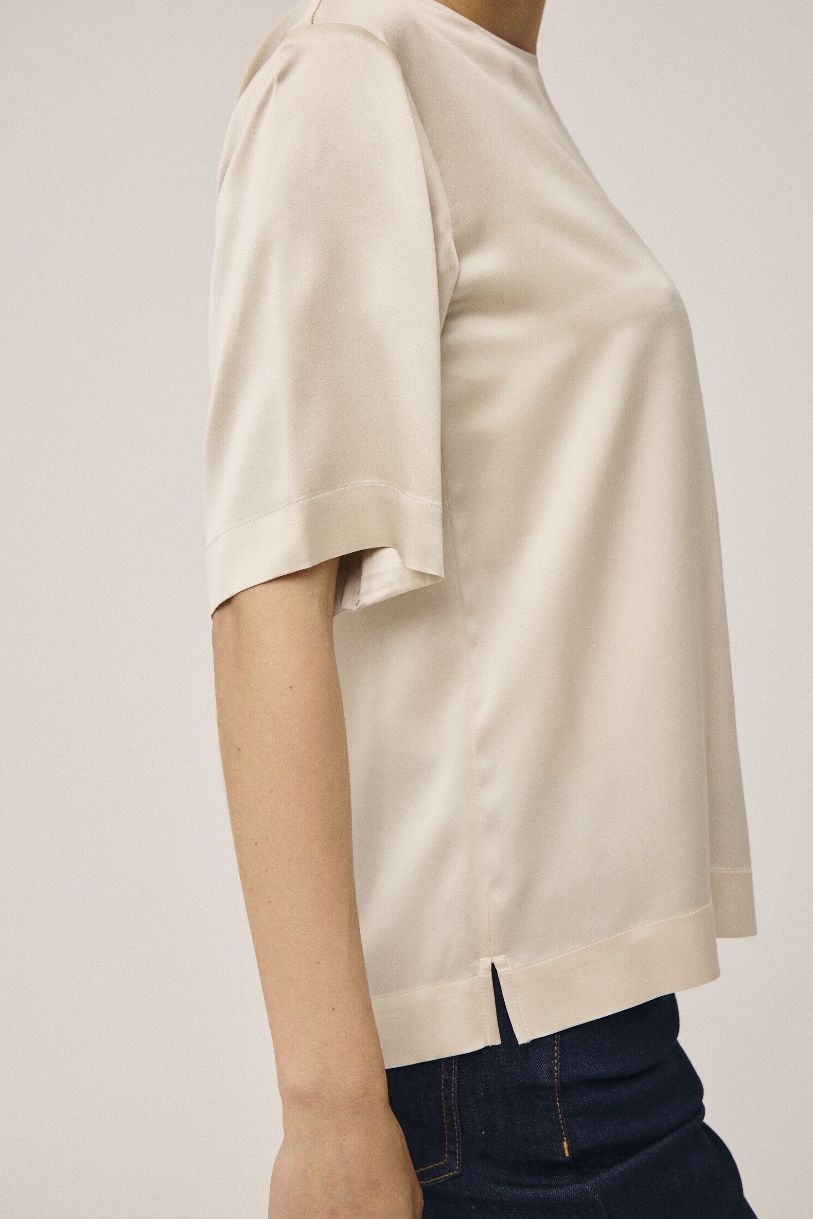 Gia 2 Kort&aelig;rmede bluse - 100% silke