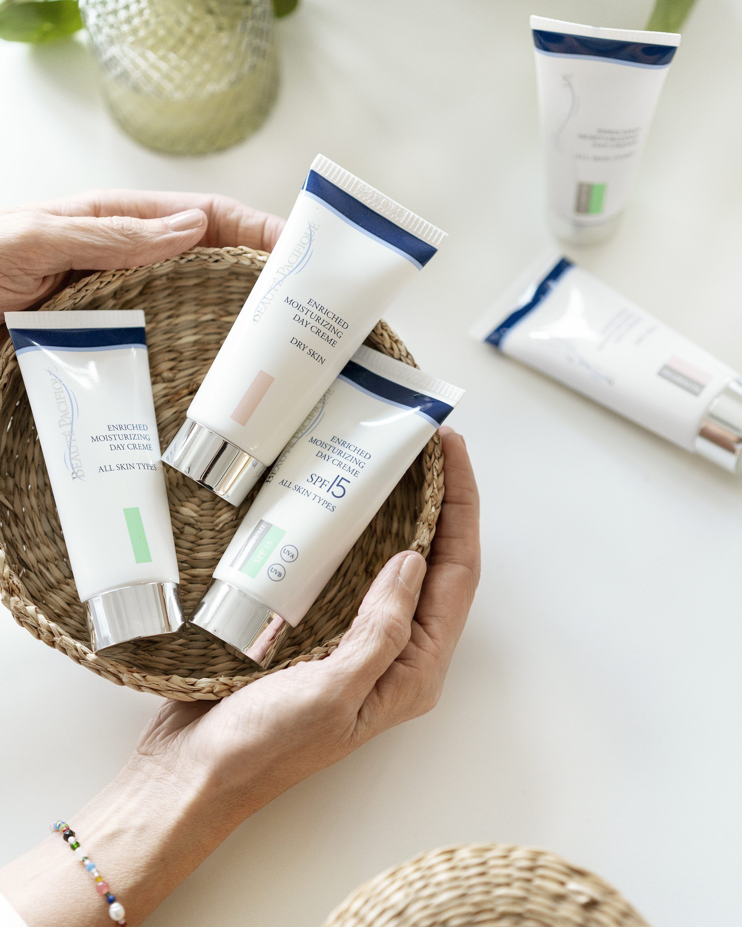 Fugtgivende dagcreme til t&oslash;r hud - tube