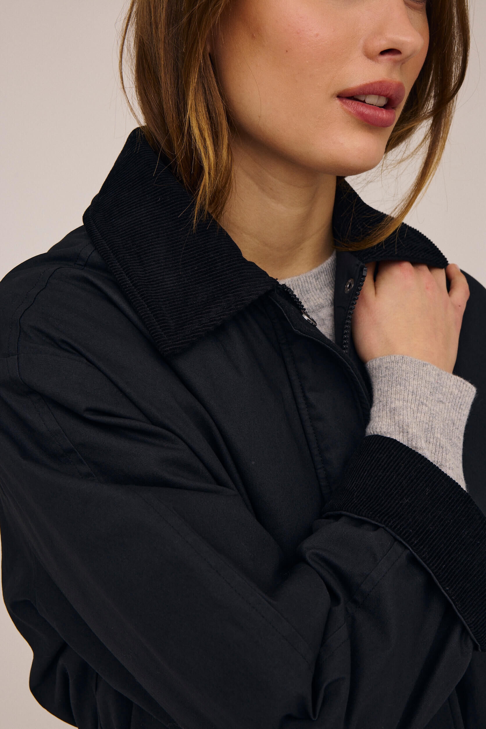 Emmy 2 coated jakke med fl&oslash;jlskanter - GRS