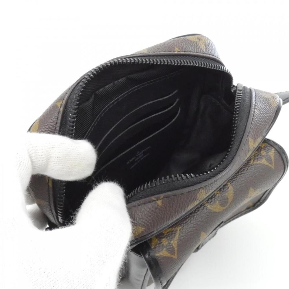 Louis Vuitton Shoulder Bags