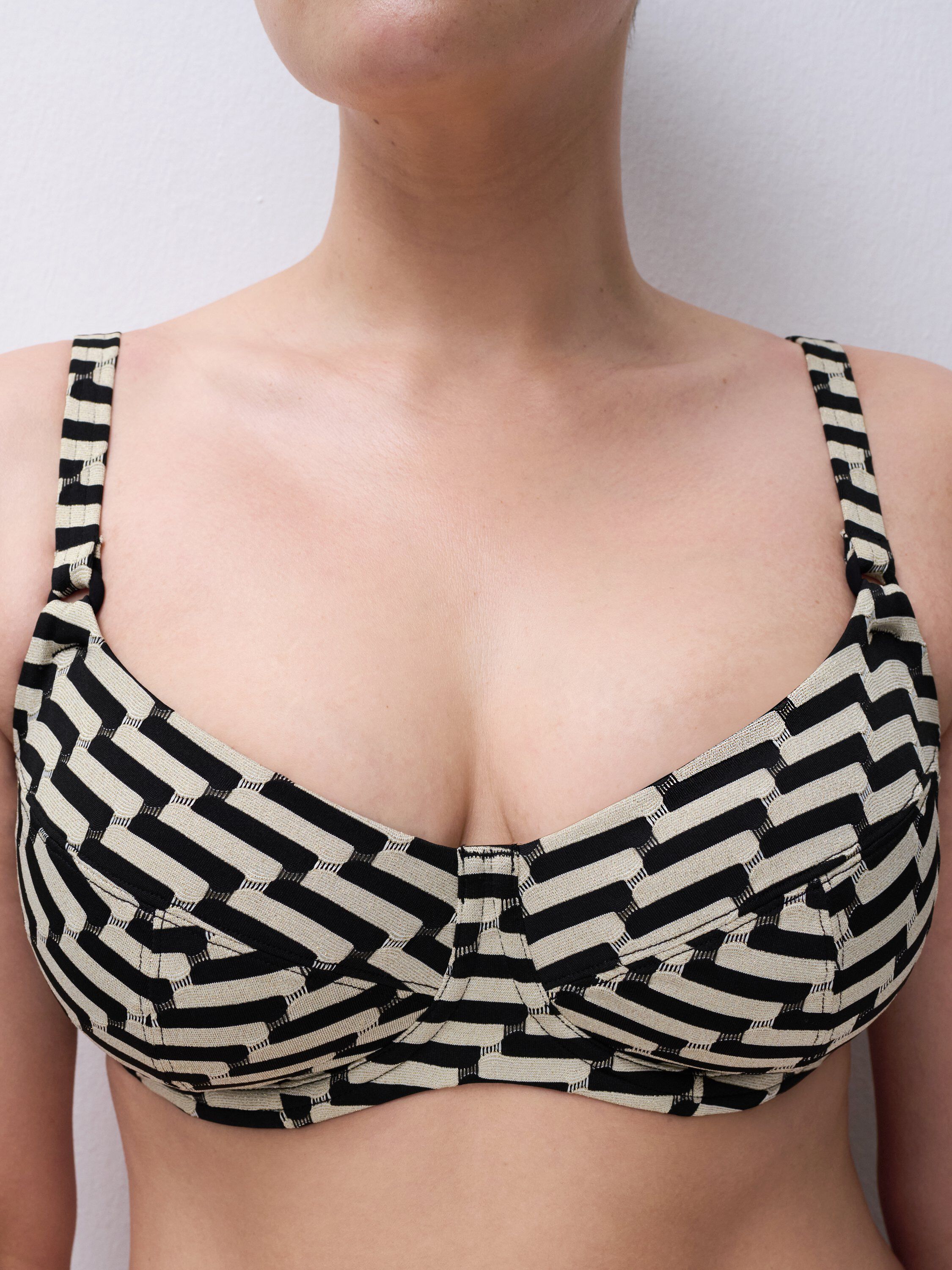 SW BRA UNDERW. COVERING